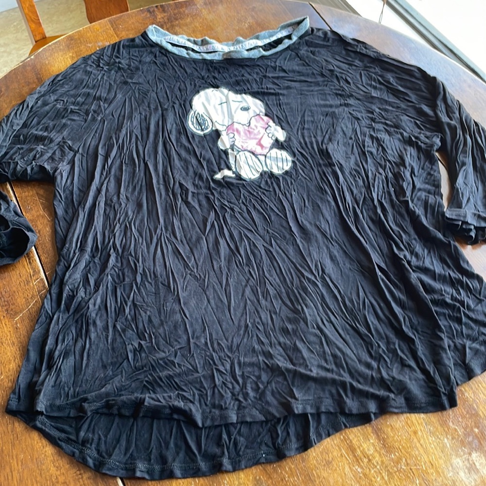 Peanuts Snoopy 3/4 sleeve shirt. Woman size 2X